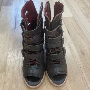 Freebird Braeden Black multi leather sandals